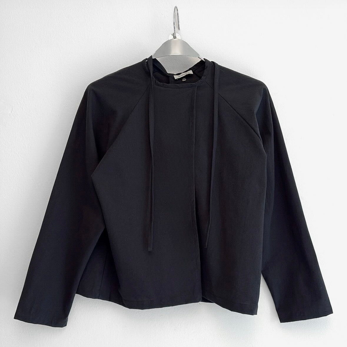 CAMISA PLIEGUE NEGRA