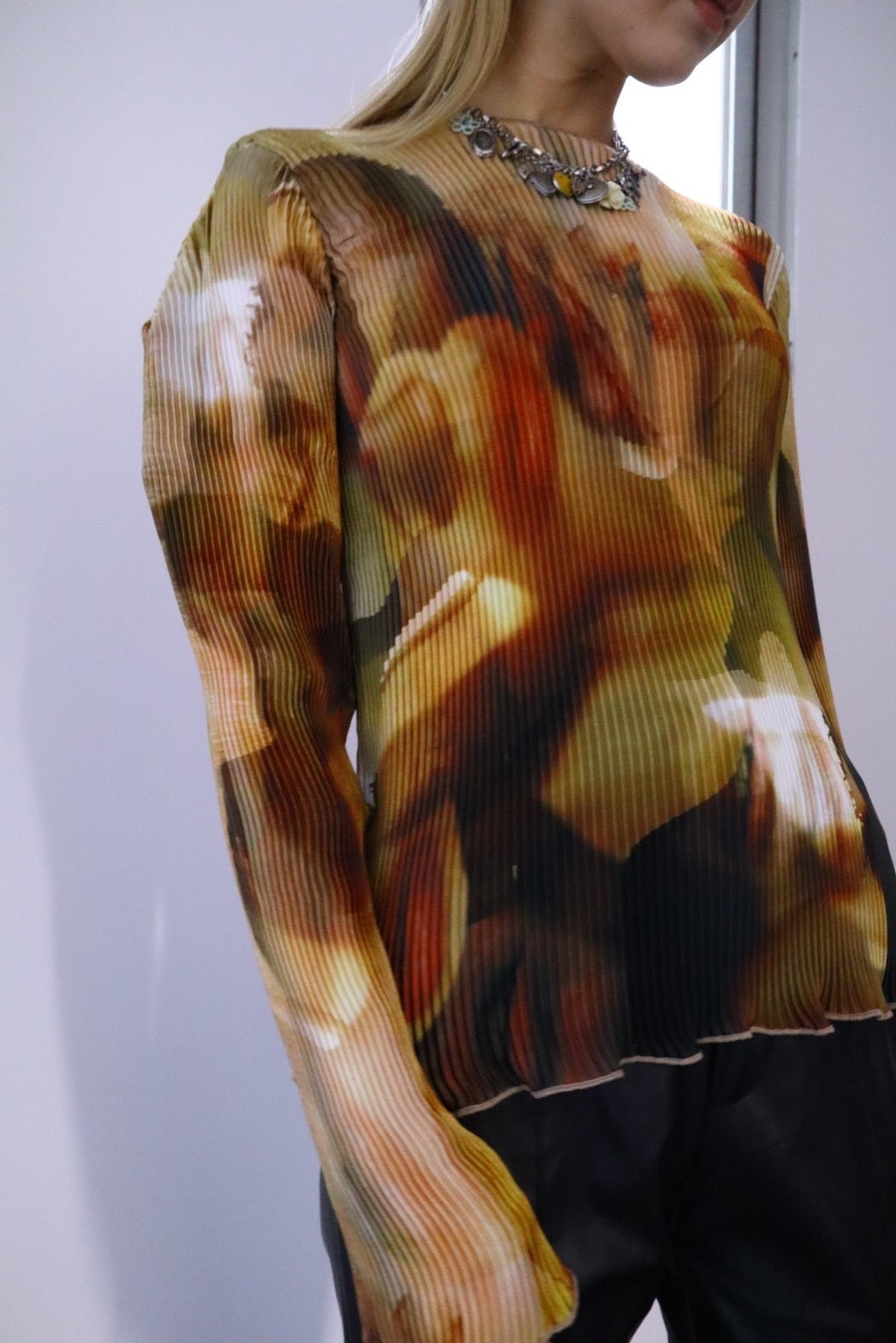 pleats tops (beige)
